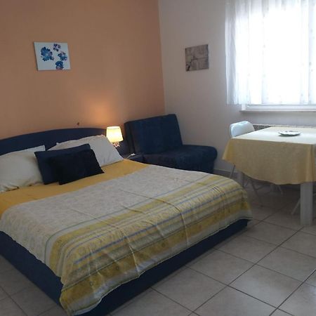 Beach Apartments Nemira أوميس المظهر الخارجي الصورة