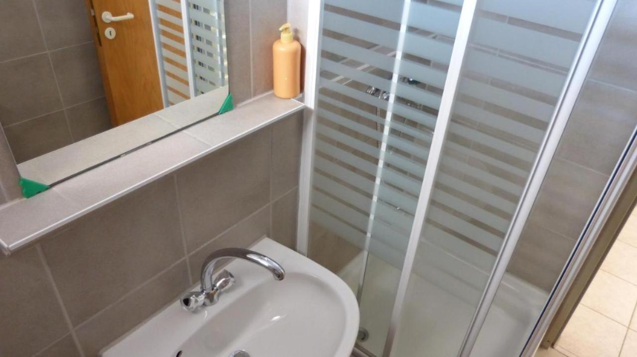 Beach Apartments Nemira أوميس المظهر الخارجي الصورة
