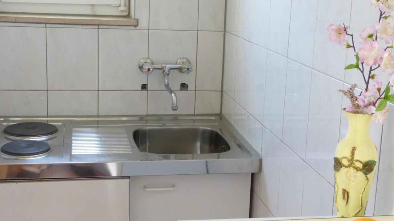 Beach Apartments Nemira أوميس المظهر الخارجي الصورة